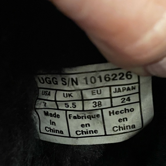 UGG Bailey Button II Boot Sheepskin Black Leather Winter Boot Mini Fluff - Picture 10 of 12